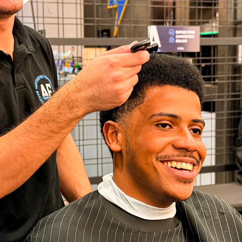 Corte AFRO na A Firma Barbearia
