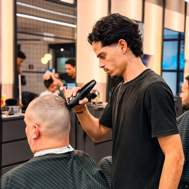 Raspar e barba na A Firma Barbearia